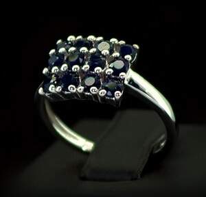 Серебряное кольцо 925 пробы 3,2 гр. с голубыми шри-ланкийскими Сапфирами класса АААА 1,82 карат