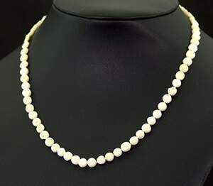 Ожерелье з белыми Коралами 44,35 краат 43 см