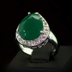 Серебряное кольцо 925 пробы 7,18 г с зеленым Агатом и цирконами 23 карат