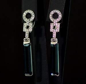 Срібні сережки 925 проби 5,8 г з білими та блакитними Фіанітами 8 карат Срібні сережки 925 проби 5,8 г з білими та блакитними Фіанітами 8 карат