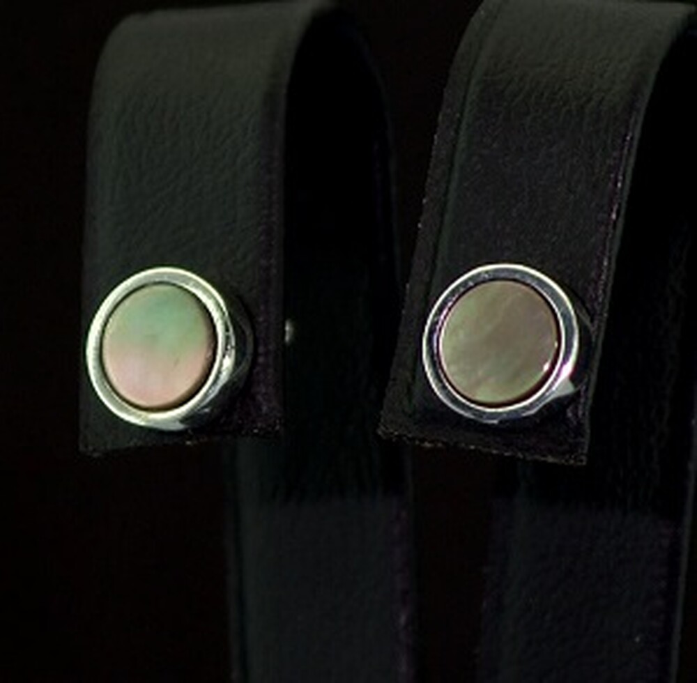 Срібні сережки 925 проби 2,45 г з чорним Перламутром 1,6 карат Срібні сережки 925 проби 2,45 г з чорним Перламутром 1,6 карат