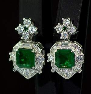 Сережки у срібному покритті з Турмалінами Хромдравітами та цирконами 8,44 карат Сережки у срібному покритті з Турмалінами Хромдравітами та цирконами 8,44 карат