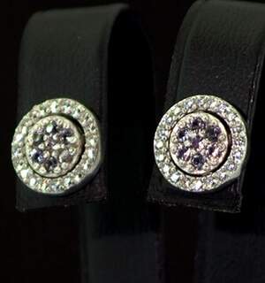 Срібні сережки 925 проби 3,74 г з Олександритами та фіанітами 0,99 карат Срібні сережки 925 проби 3,74 г з Олександритами та фіанітами 0,99 карат