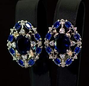 Срібні сережки 925 проби з позолотою 375 проби 6,65 г з синіми та білими Фіанітами 10,55 карат Срібні сережки 925 проби з позолотою 375 проби 6,65 г з синіми та білими Фіанітами 10,55 карат