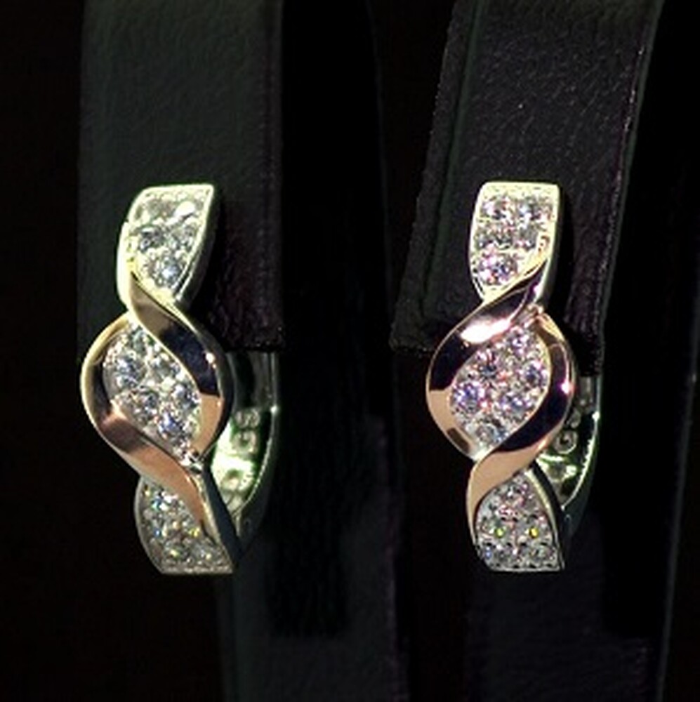 Срібні сережки 925 проби з позолотою 375 проби 4,19 г з білими Фіанітами 1 карат Срібні сережки 925 проби з позолотою 375 проби 4,19 г з білими Фіанітами 1 карат