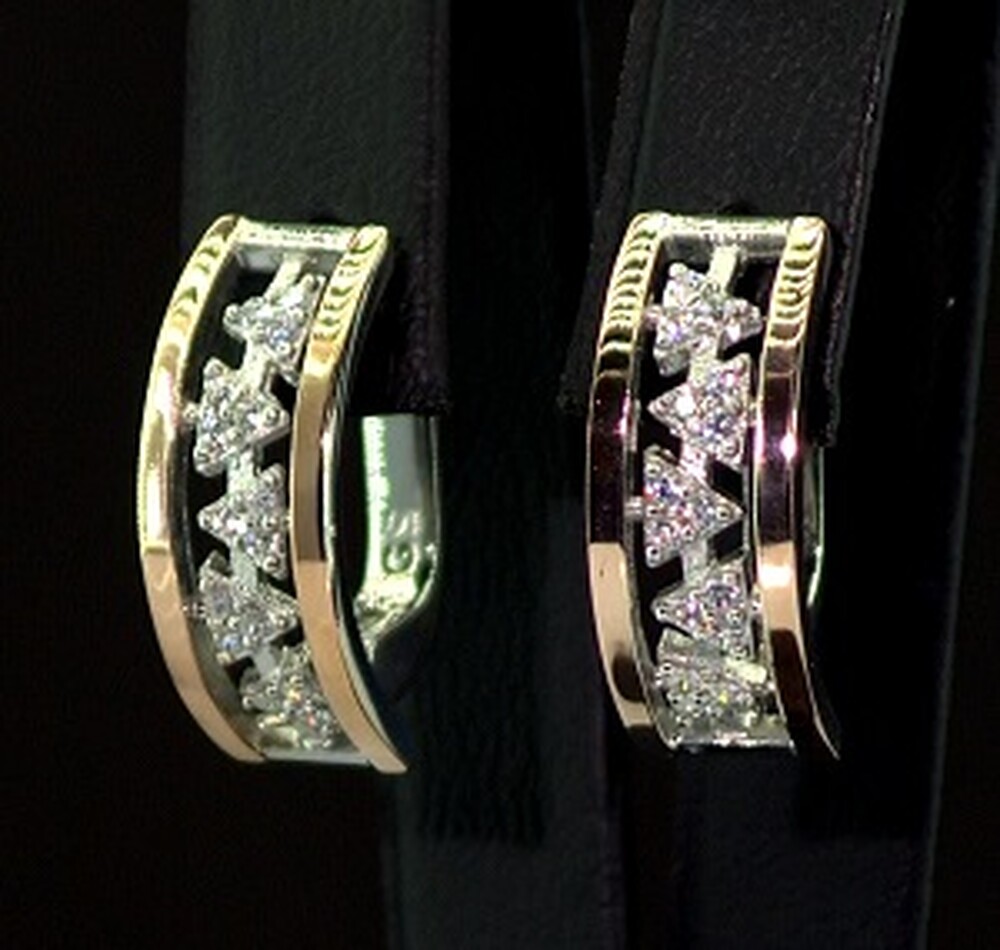 Срібні сережки 925 проби з позолотою 375 проби 5,17 г з білими Фіанітами 0,55 карат Срібні сережки 925 проби з позолотою 375 проби 5,17 г з білими Фіанітами 0,55 карат