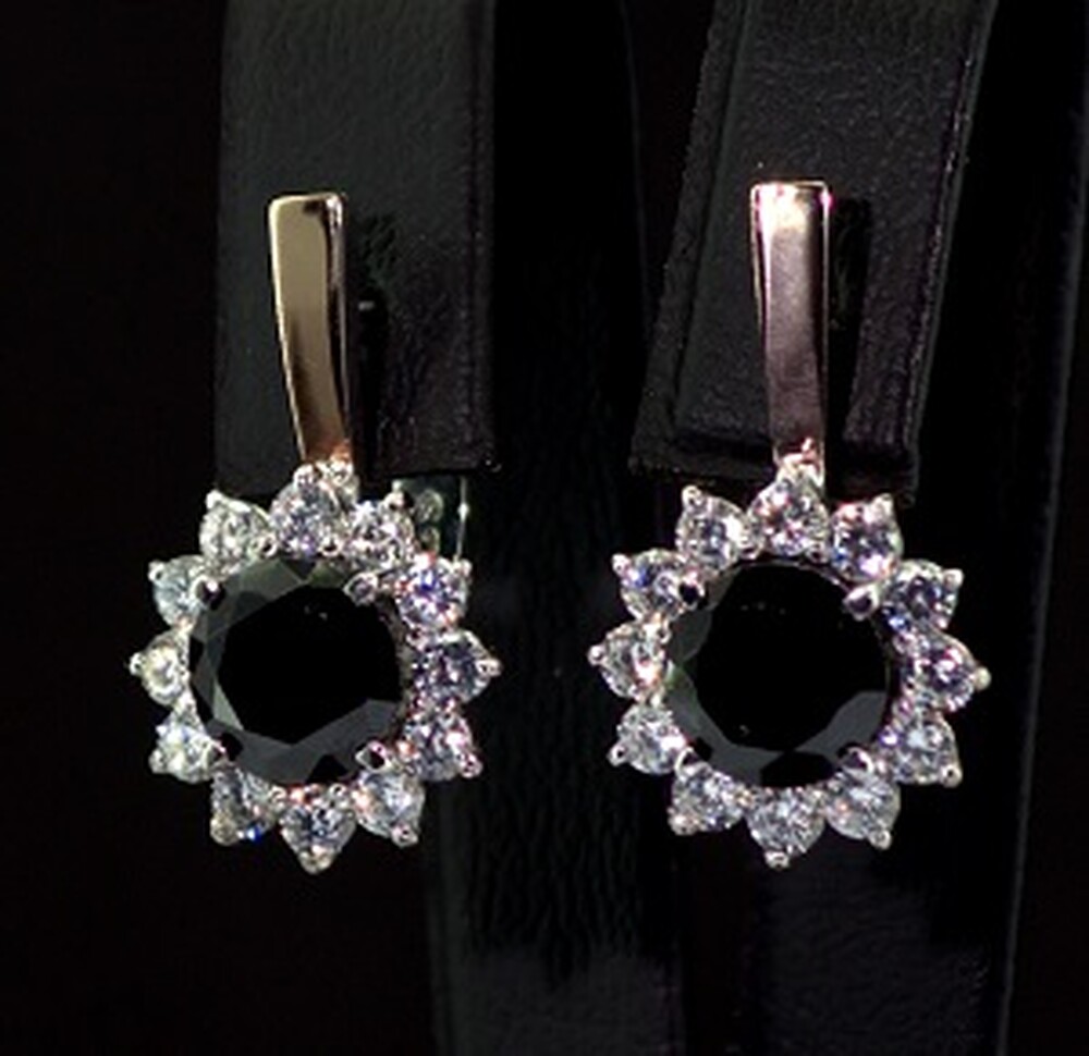 Срібні сережки 925 проби з позолотою 375 проби 8,8 г з чорними та білими Фіанітами 10 карат Срібні сережки 925 проби з позолотою 375 проби 8,8 г з чорними та білими Фіанітами 10 карат