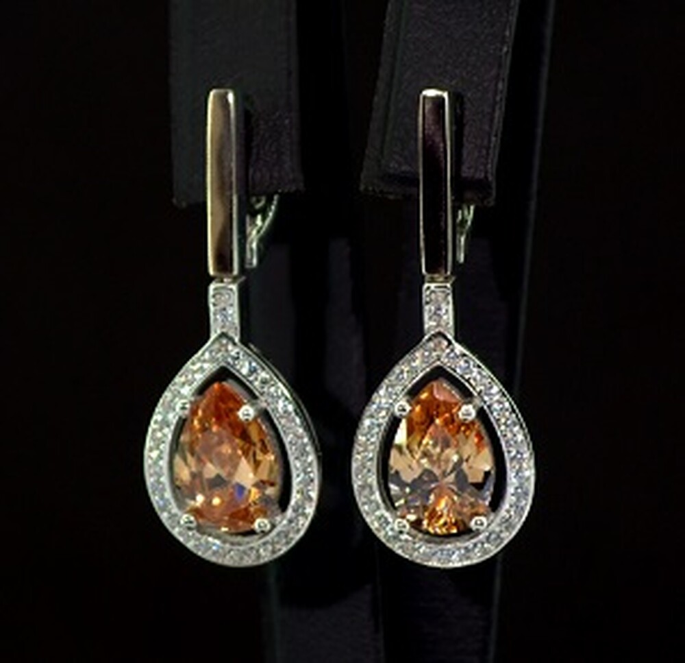 Срібні сережки 925 проби з позолотою 375 проби 9,28 г з жовтими та білими Фіанітами 10,75 карат Срібні сережки 925 проби з позолотою 375 проби 9,28 г з жовтими та білими Фіанітами 10,75 карат