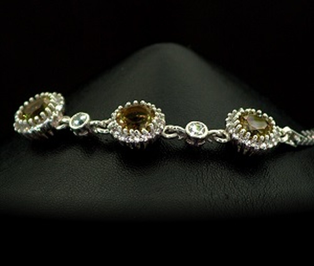 Срібний браслет 925 проби 8,66 г з турецькими Султанітами класу АААА та цирконами 3,72 карат Срібний браслет 925 проби 8,66 г з турецькими Султанітами класу АААА та цирконами 3,72 карат