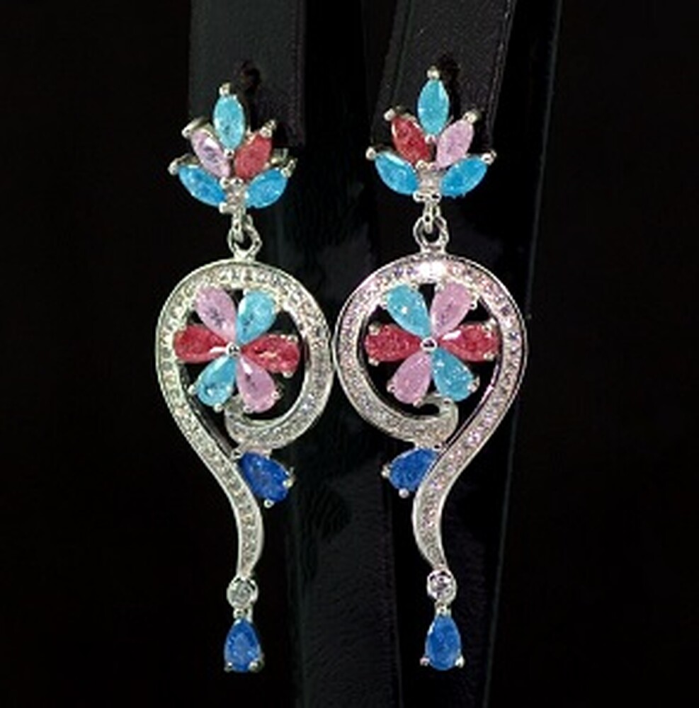 Срібні сережки 925 проби 9,42 г зі сніжними Кварцами та цирконми 5,55 карат Срібні сережки 925 проби 9,42 г зі сніжними Кварцами та цирконми 5,55 карат