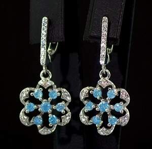 Срібні сережки 925 проби 5,48 г зі сніжними Кварцами та цирконми 10,5 карат Срібні сережки 925 проби 5,48 г зі сніжними Кварцами та цирконми 10,5 карат