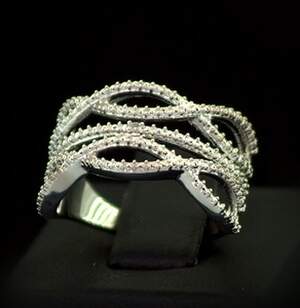 Серебряное кольцо 925 пробы 4,81 гр. с африканскими Бриллиантами VVS1 0,01 карат Серебряное кольцо 925 пробы 4,81 гр. с африканскими Бриллиантами VVS1 0,01 карат