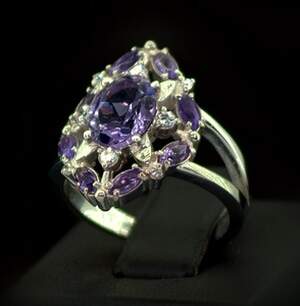 Серебряное кольцо 925 пробы 5,47 г с розовыми шри-ланкийскими Аметистами и фианитами 3,32 карат Серебряное кольцо 925 пробы 5,47 г с розовыми шри-ланкийскими Аметистами и фианитами 3,32 карат