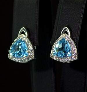 Серебряные серьги 925 пробы 4,36 г со швейцарскими Топазами и фианитами 3,65 карат Серебряные серьги 925 пробы 4,36 г со швейцарскими Топазами и фианитами 3,65 карат