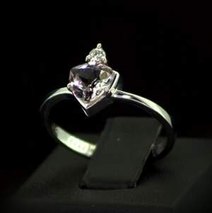 Серебряное кольцо 925 пробы 2,8 г с боливийским Аметрином и фіанітом 1,2 карат Серебряное кольцо 925 пробы 2,8 г с боливийским Аметрином и фіанітом 1,2 карат