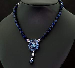 Ожерелье з синим Тигровим глазом та шпинелью 75 карат 41 см