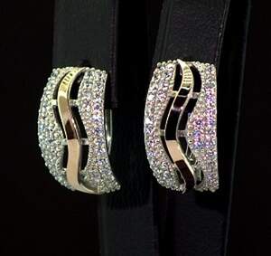 Серебряные серьги 925 пробы с позолотой 375 пробы 5,17 г с белыми Фианитами 2,3 карат Серебряные серьги 925 пробы с позолотой 375 пробы 5,17 г с белыми Фианитами 2,3 карат