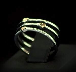 Серебряное кольцо 925 пробы с позолотой 375 пробы 2,5 г Серебряное кольцо 925 пробы с позолотой 375 пробы 2,5 г