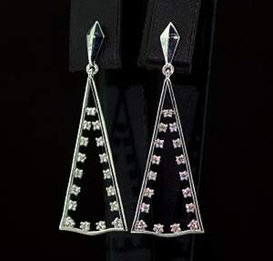 Серебряные серьги 925 пробы 2,82 г с Муассанітами Кр 57 D/VVS1 0,06 карат Серебряные серьги 925 пробы 2,82 г с Муассанітами Кр 57 D/VVS1 0,06 карат