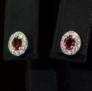 Серебряные серьги 925 пробы 2 г с чеськими Гранатами и фианитами 0,91 карат Серебряные серьги 925 пробы 2 г с чеськими Гранатами и фианитами 0,91 карат