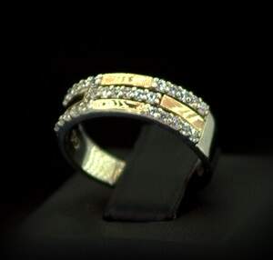 Срібна каблучка 925 проби з позолотою 375 проби 3,13 г з білими Фіанітами 0,45 карат