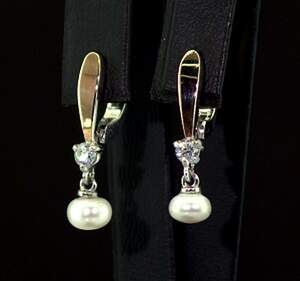 Срібні сережки 925 проби з позолотою 375 проби 3,68 г з Перлинами та білими фіанітами 3,5 карат