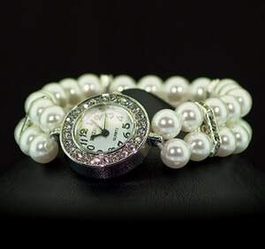 Кварцевий женский часы с Перлинами (імітація) и фианитами Кварцевий женский часы с Перлинами (імітація) и фианитами