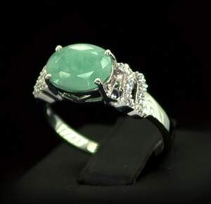Срібна каблучка 925 проби 2,88 г з бразильським Смарагдом класу АААА та цирконами 3,16 карат Срібна каблучка 925 проби 2,88 г з бразильським Смарагдом класу АААА та цирконами 3,16 карат